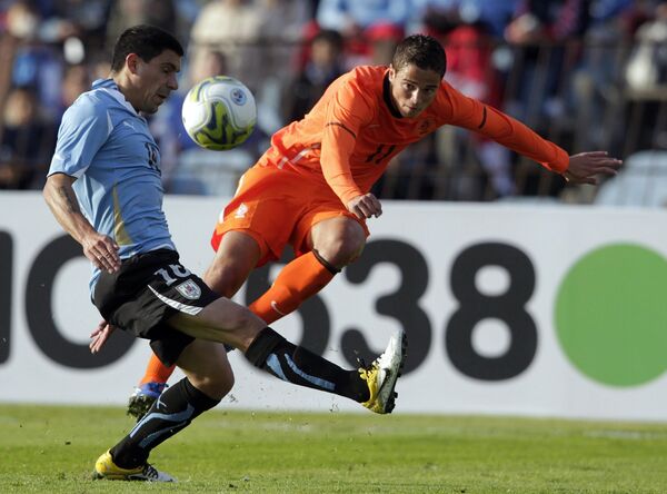 Игровой момент матча Уругвай - Нидерланды