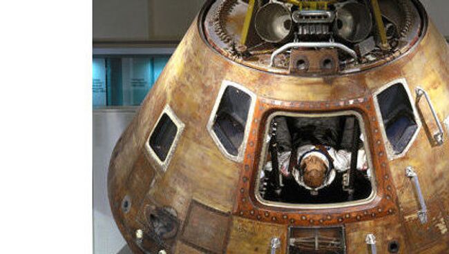 Аполлон-10 (Apollo 10) — пилотируемый космический корабль, совершивший последний (перед выполнением основной задачи) испытательный полет к Луне. Экспонат Science Museum