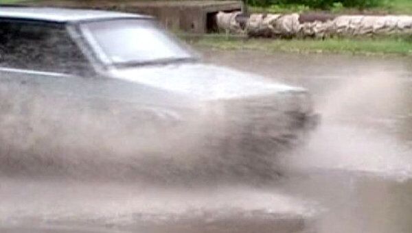 В Отрадном затопило улицы из-за сильного ливня