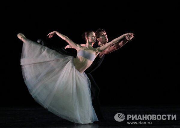 Предпремьерный прогон балета Прелюдия Начо Дуато в Михайловском театре