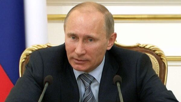 Путин предложил сместить акценты в борьбе с безработицей