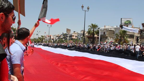 Национальный флаг Сирии длинной 2,3 километра