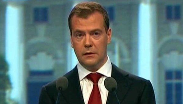 Медведев призвал решительнее затягивать удавку на шеях коррупционеров
