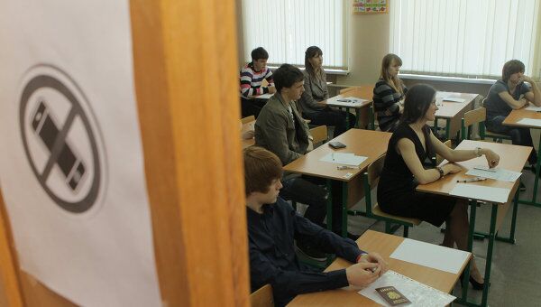Сдача ЕГЭ в московской школе
