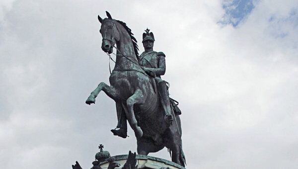 Памятник императору Николаю I в Санкт-Петербурге. Архив