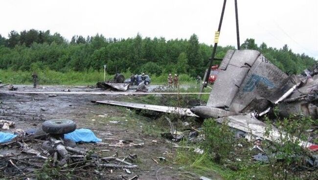 В районе карельского поселка Бесовец, где на автомобильную трассу упал пассажирский самолет ТУ-134