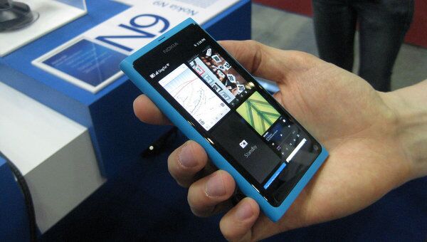 Cмартфон Nokia N9 с операционной системой MeeGo
