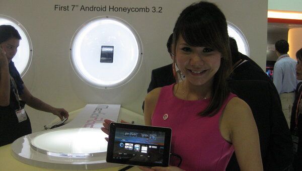 Планшетный компьютер Huawei MediaPad, первый из работающих на платформе Honeycomb 3.2
