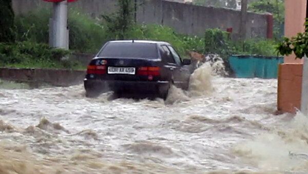 В Сочи начался локальный потоп из-за продолжительных ливней