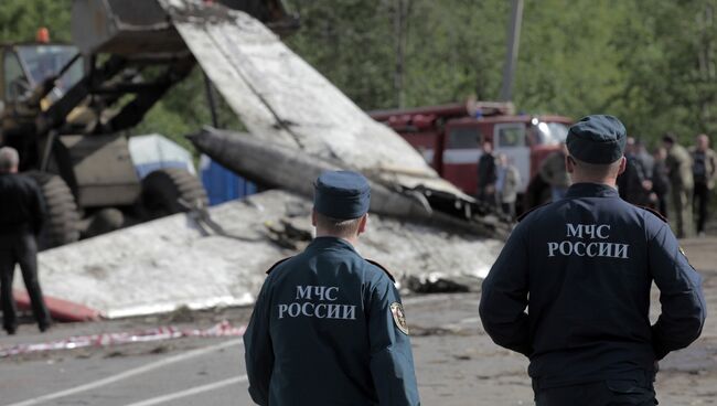 Ситуация на месте крушения самолета Ту-134 под Петрозаводском