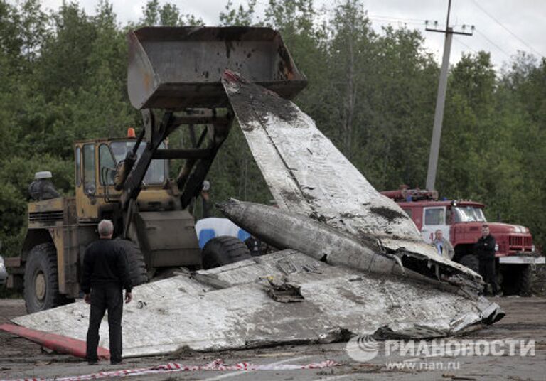 Ситуация на месте крушения самолета Ту-134 под Петрозаводском