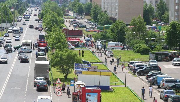 ДТП на улице Шолохова в районе Ново-Переделкино с участием пассажирского автобуса и легкового автомобиля