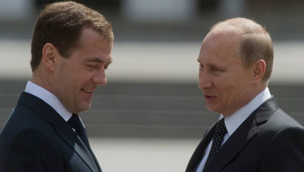 Президент России Дмитрий Медведев и председатель правительства РФ Владимир Путин. Архив