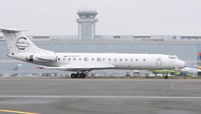 Самолет ТУ-134 в аэропорту Домодедово. Архив