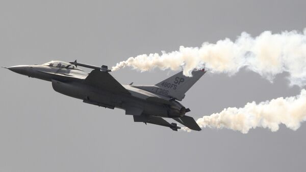 Истребитель F-16 Fighting Falcon . Архивное фото
