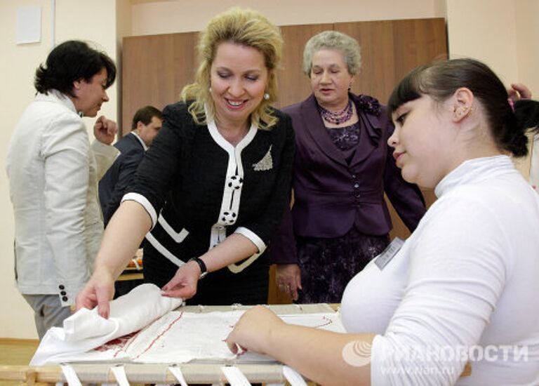 Светлана Медведева посетила губернаторский колледж народного промысла в Вологде