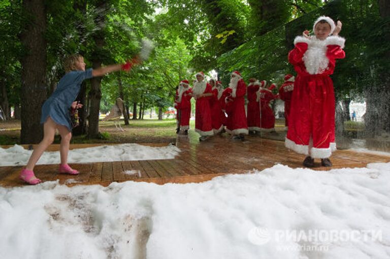 Зимний городок открылся в разгар лета в ЦПКиО им. А.М.Горького