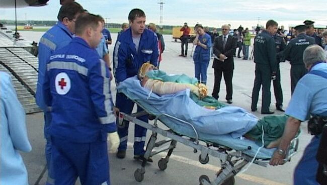 Пострадавшие при взрыве газа во Владикавказе доставлены в Петербург 