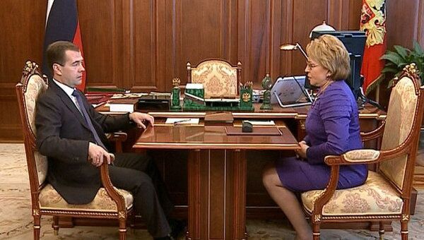 Медведев дал Матвиенко время на консультации по выдвижению в спикеры Совфеда