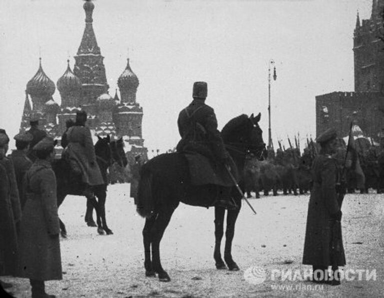 Парад на Красной площади революционных войск