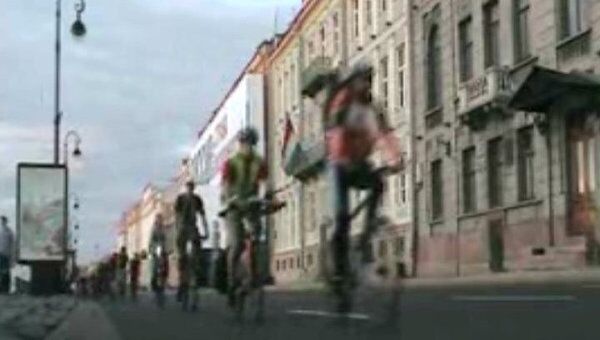 Пробег Белые ночи собрал велосипедистов на ночное рандеву в Петербурге