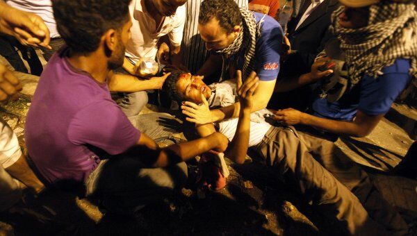 Столкновения молодежи с полицией в Каире 