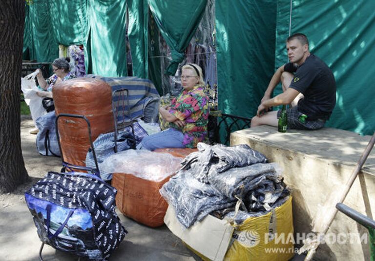 Последний день работы вещевого рынка в Лужниках