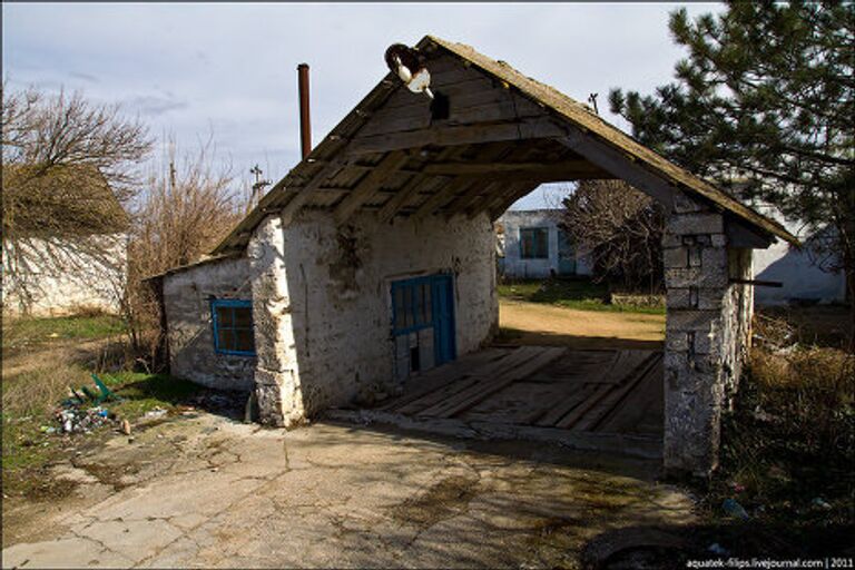 Заброшенный колхоз на мысе Тарханкут в Крыму