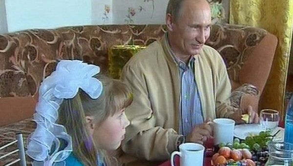Путин навестил девочку, благодаря которой у села Тугнуй началась новая жизнь