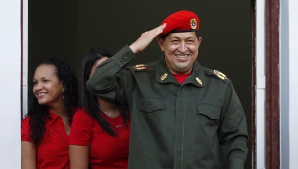 Уго Чавес встретил 200-летие независимости Венесуэлы на балконе своей резиденции в Каракасе