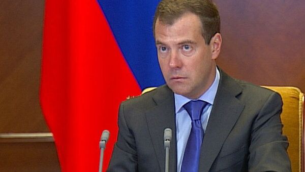 Медведев велел Сердюкову проверить информацию о срыве гособоронзаказа