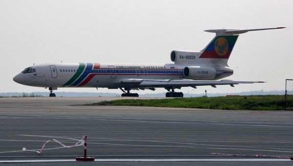 Пассажирский Ту-154 совершил аварийную посадку в Махачкале