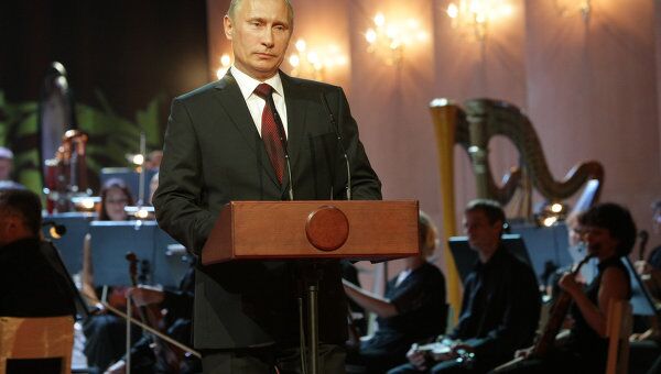Премьер-министр В.Путин побывал на гала-концерте звезд мировой оперы Мост Дрезден-Петербург