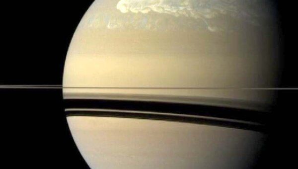 Астрономы раскрыли тайну большого белого пятна на Сатурне