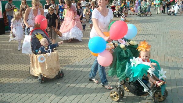 Парад колясок впервые прошел в Иваново в день семьи, любви и верности