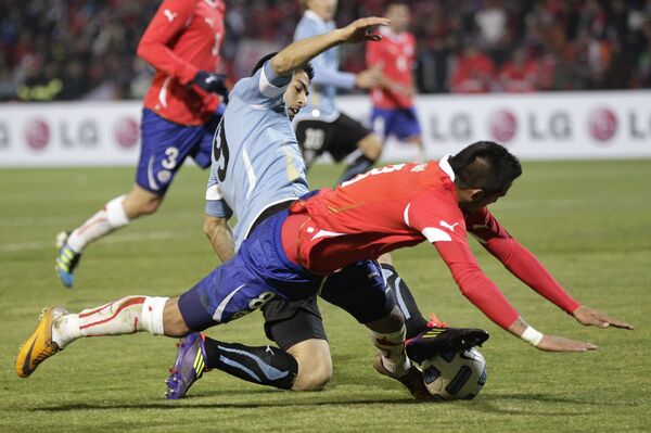 Игровой момент матча Уругвай - Чили