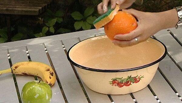 Как правильно мыть овощи и фрукты, чтобы не отравиться. Советы врача