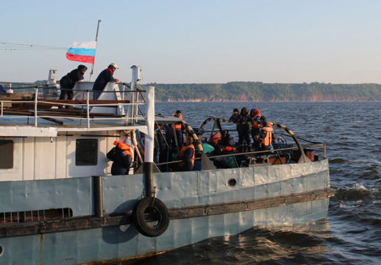 Операция на месте крушения теплохода Булгария на Волге