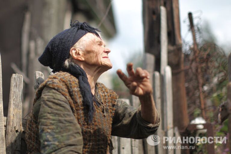 83-летняя слепоглухонемая жительница воронежского села Большая Дмитровка самостоятельно ведет домашнее хозяйство