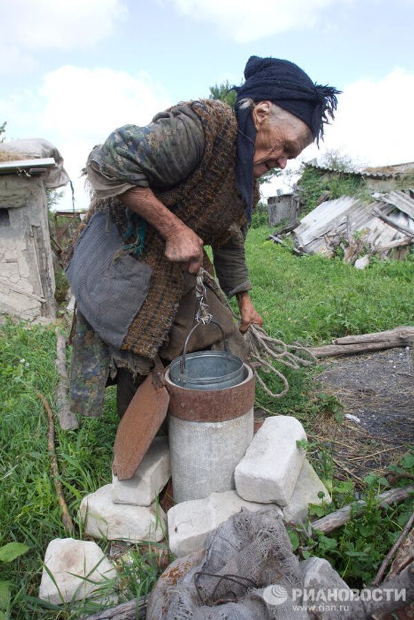 83-летняя слепоглухонемая жительница воронежского села Большая Дмитровка самостоятельно ведет домашнее хозяйство