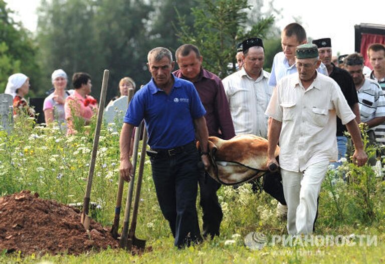 Похороны погибших во время крушения теплохода Булгария