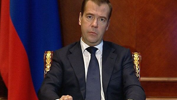 Медведев велел Минобороны не закупать барахло по гособоронзаказу