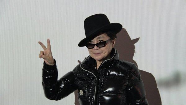Йоко Оно судится с шотландским баром, названным в честь Леннона