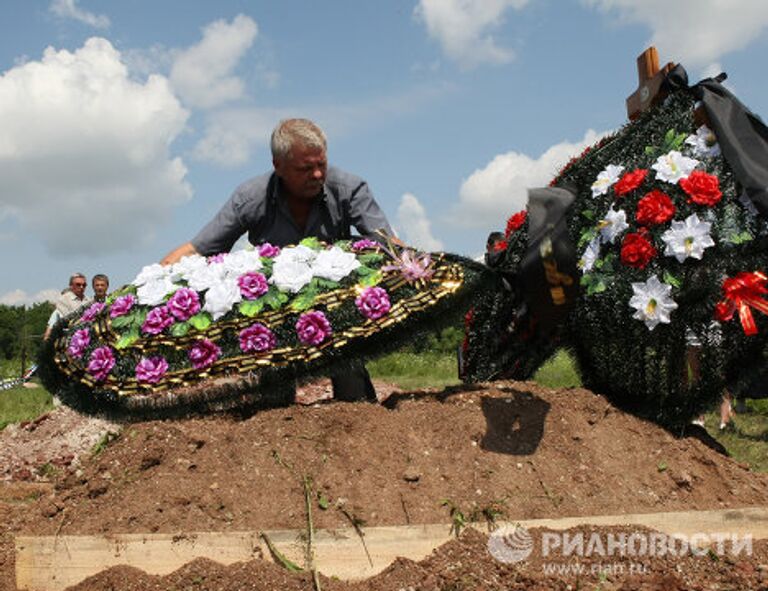 Похороны погибших во время крушения теплохода Булгария