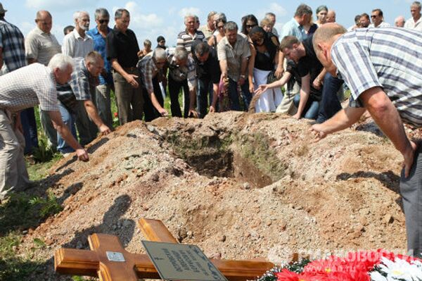 Похороны погибших во время крушения теплохода Булгария