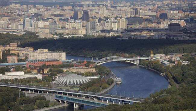 Вид на Москву с верхнего этажа МГУ