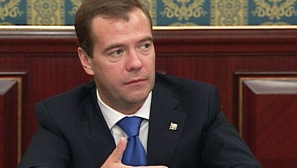 Медведев признался, что встревожен желанием молодежи пробиться в чиновники