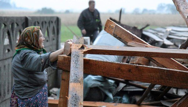 Около 800 домов пострадали в Польше от смерчей и бурь