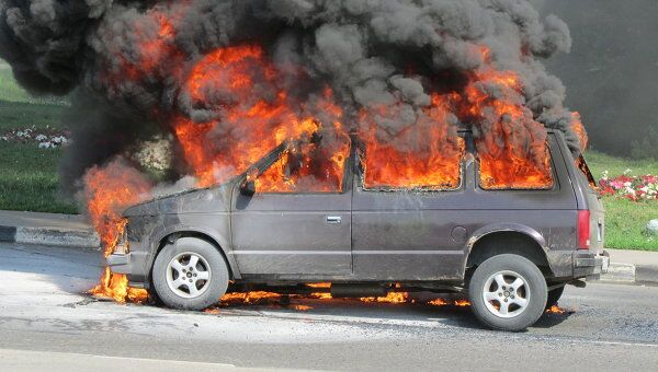 сгоревший автомобиль