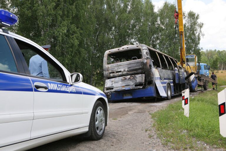 Последствия столкновения пассажирского автобуса с КАМАЗом в Новосибирской области